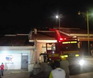En el intento de escapar quedó atrapado en el cerco de púas.