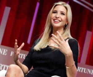 En la nota, Ivanka Trump subraya que esta división permitirá a sus empresas quedar al margen de la política, mientras que en su cuenta 'personal' la hija del presidente electo expresará sus opiniones.