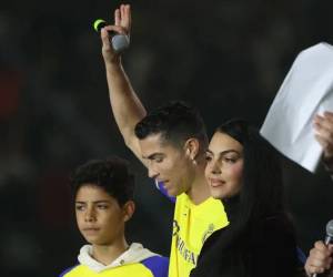 Siguiendo con la polémica del malestar de Cristiano Ronaldo con las actitudes de Georgina Rodríguez en su reality “Soy Georgina”, en las redes sociales han circulado imágenes de un polémico documento que asegura que la modelo es “esclava” del futbolista en Arabia Saudita.