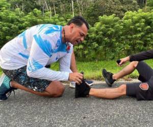 Shin Fujiyama nació en Japón, creció en Brasil y Estados Unidos, pero su corazón es 100% hondureño, a tal grado que dejó todas las comodidades para mudarse al país centroamericano hace más de 15 años y se propuso la meta de construir mil escuelas con el apoyo de donantes y voluntarios. En un intento por recaudar fondos para su siguiente centro educativo, Shin sufrió una fuerte lesión en las últimas horas, causando preocupación entre sus seguidores.
