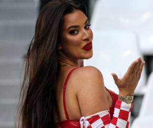 El Mundial de Qatar 2022 está en su fase más emocionante y este viernes Croacia y Brasil inauguran los cuartos de final en un partido que promete ser muy parejo, pero las acciones no solo se dan en la cancha, ya que desde las graderías hermosas aficionadas de ambos países también disputan un duelo muy atractivo que engalana las graderías del estado Ciudad de la Educación.