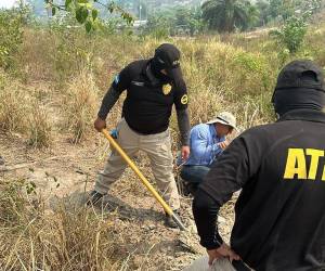 Seis fosas clandestinas más fueron ubicadas este lunes -27 de mayo- en una zona boscosa de la aldea Lomas del Carmen, en San Pedro Sula. Las autoridades sospechan que el número de víctimas superaría al número de fosas, que a la fecha suman 10, en donde se han encontrados restos óseos, pero ¿quiénes son las víctimas halladas en este macabro descubrimiento?