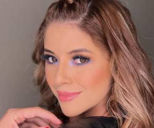 Karen Tórrez, actualmente tiene 26 años de edad y desde el 2019 se ha destacado como una reconocida presentadora de televisión en el canal nacional Vos Tv. El sábado trascendió en redes sociales luego de ser deportada de Honduras hacia Madrid, España, por no cumplir con un prechequeo y luego decir que viajar desde Honduras hacia España era la peor decisión.