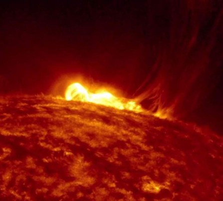 Nasa revela erupción solar llamada 'Escupitajo de Satán'