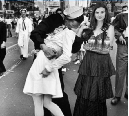 Divertidos memes con 'la chica del agua' de los Globos de Oro inundan las redes