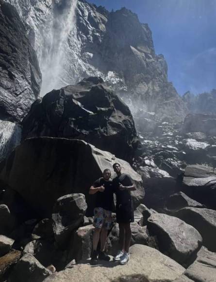 Así han sido las vacaciones de “Choco” Lozano con su bella novia