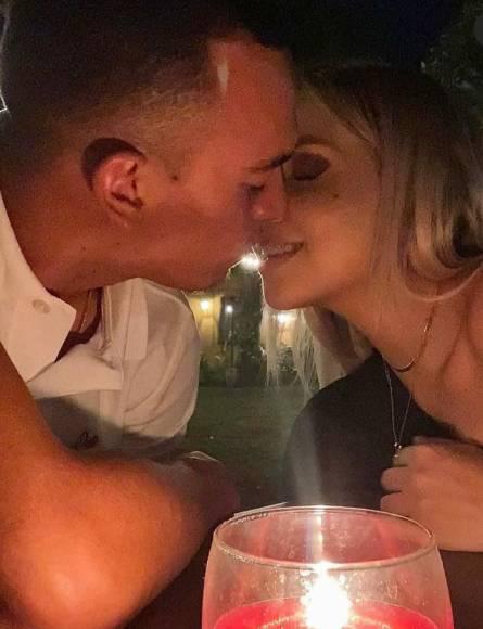 De película: Jugador de Real España propone matrimonio a su novia y esta fue la respuesta (FOTOS)
