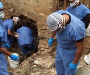 El Ministerio Público indicó que trabaja para identificar los restos de las 15 personas y que 'continúa la búsqueda de otros restos que pudieran estar en las inmediaciones del hallazgo'.