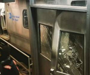 El caos se apoderó de las personas que resultaron heridas tras el accidente de un tren en Brooklyn, New York...
