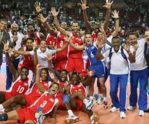 La Federación Cubana de Voleibol designó al ex pasador Nicolás Vives como nuevo director técnico.