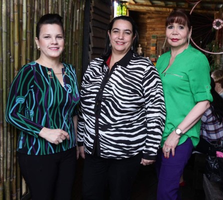 Tarde de té para planificar actividades filantrópicas