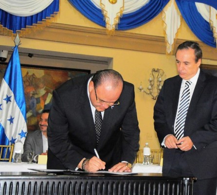 Honduras: Suscrito financiamiento para millonario proyecto carretero