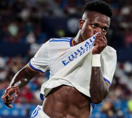 ¿Son pareja? Coqueteo entre Vinicius Jr. y la youtuber Kenia Os desata rumores de romance&nbsp;&nbsp;