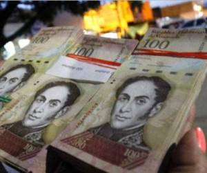 Nicolás Maduro afirmó que los almacenes de billetes de 100 están principalmente en ciudades colombianas como la fronteriza Cúcuta, pero también en municipios vecinos de Brasil.