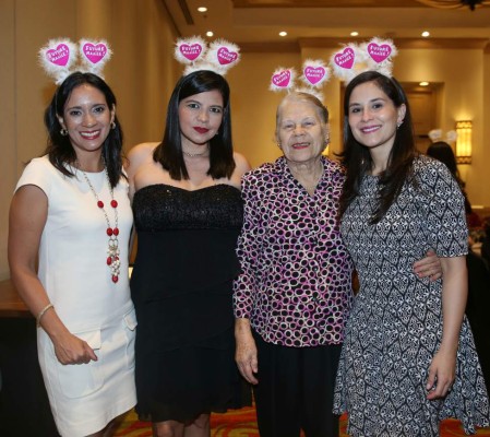 Alegre noche para decirle adiós a la soltería de Alejandra Muñoz