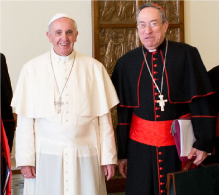 Papa inicia reuniones con el G8 de cardenales para reformar la Curia