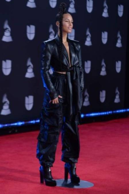 FOTOS: Los peor vestidos de los Latin Grammy 2019