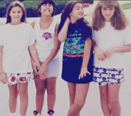 Kim Kardashian comparte una foto de su infancia donde aparece con su hermana