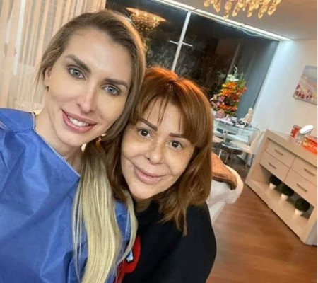 Alejandra Guzmán luce completamente irreconocible; su rostro ya no es el mismo