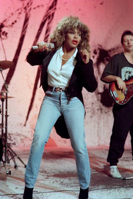 Tina Turner: Una leyenda de la música que trascendió barreras y cautivó al mundo