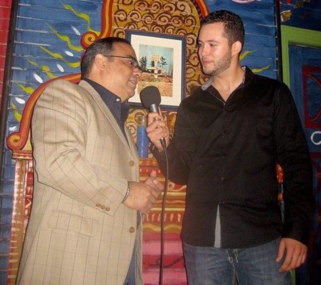 Hondureño abre las puertas del espectáculo en Telemundo