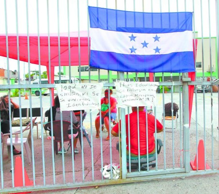 Con la identidad vencida tiene el RNP a los hondureños