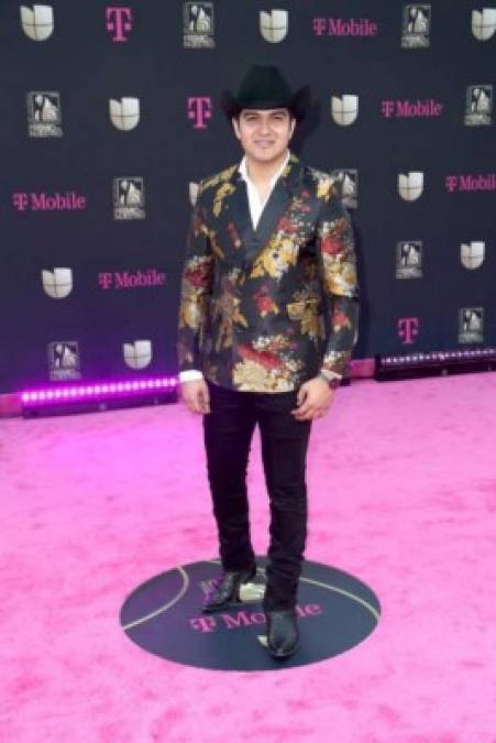 Glamour y belleza: Los mejor vestidos en alfombra de Premios Lo Nuestro