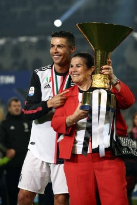 FOTOS: Junto a Georgina Rodríguez y a su madre, así celebró Cristiano el título con la Juventus