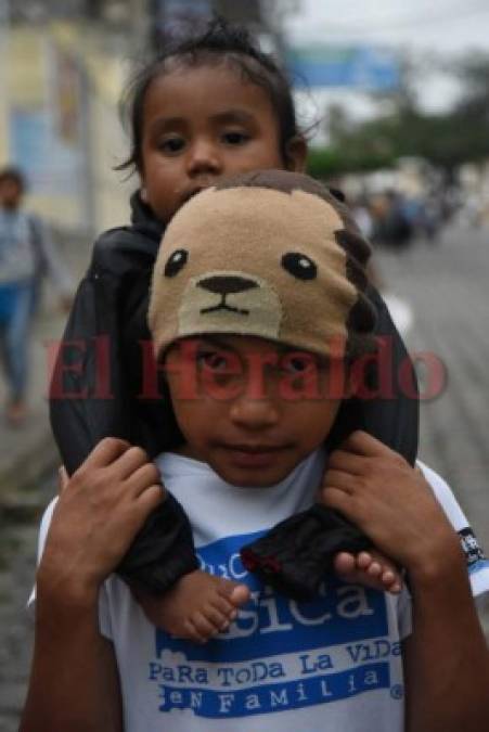 Niños de la caravana migrante, los inocentes rostros de quienes sobrellevan la ardua travesía hacia Estados Unidos