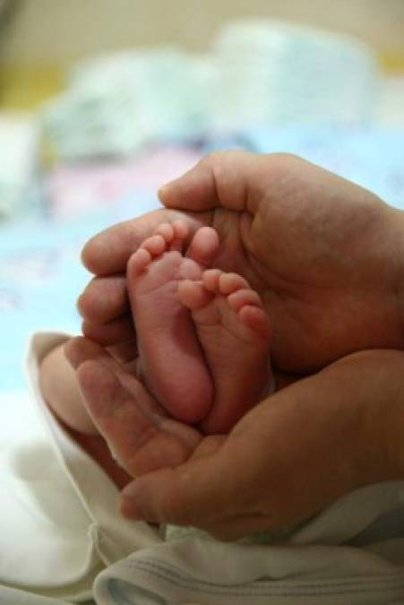 Una noticia falsa o un parto encubierto: ¿Dónde están los 10 bebés de Gosiame Sithole?