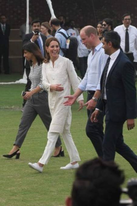 FOTOS: Los looks de Kate Middleton durante su visita a Pakistán