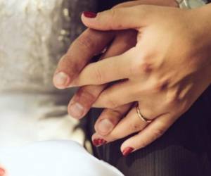 La residencia por matrimonio es temporal.