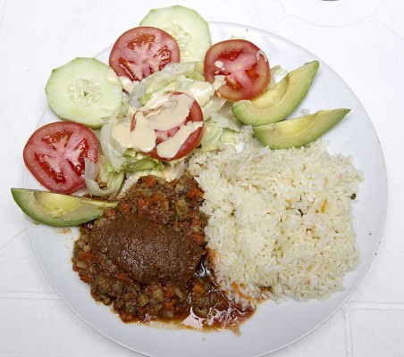Comida casera con el sabor de Honduras