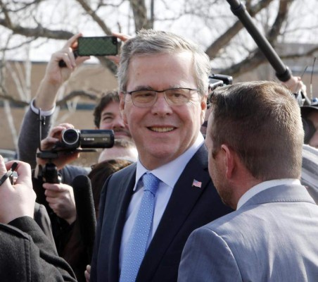 Jeb Bush no cambiará postura sobre migrantes