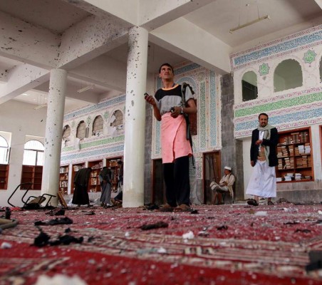 EI ataca ahora a Yemen: 142 muertos