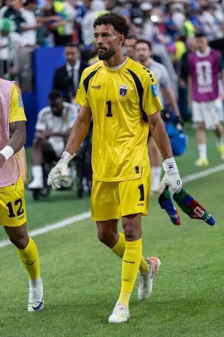 Vozinha y lo que vive en Chile luego de haber fichado por Colo Colo ¿por qué no debuta?