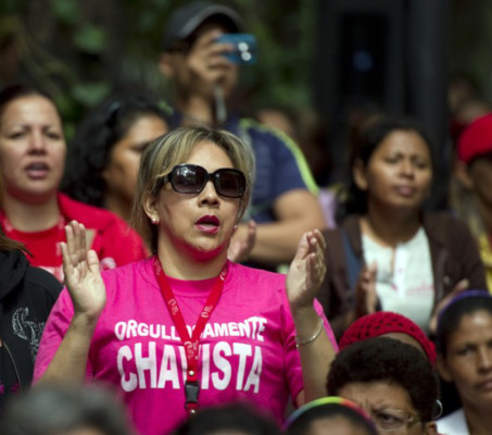 Venezolanos imploran por la salud de Chávez