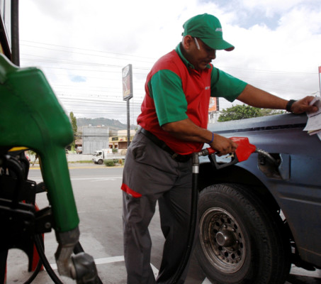 Alzas en precio de combustibles en Honduras