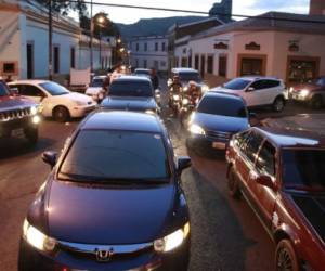 El parque vehicular de la capital oscila en unos 460 mil vehículos. Foto: EL HERALDO.