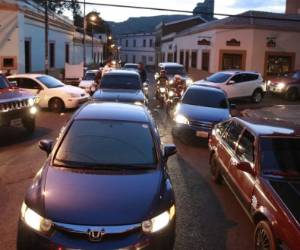 El parque vehicular de la capital oscila en unos 460 mil vehículos. Foto: EL HERALDO.