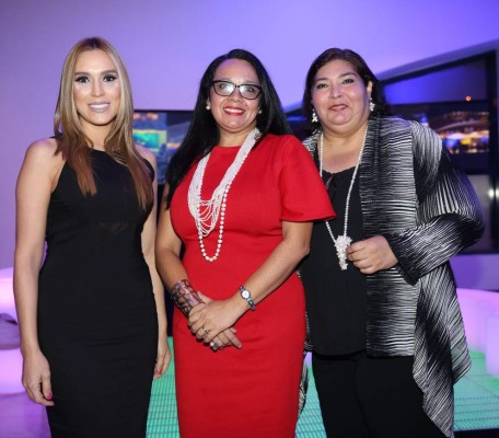 Selectos invitados disfrutaron de glamurosa pasarela