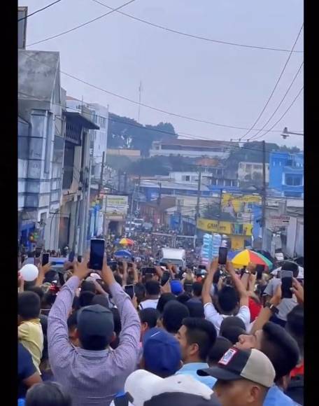 Así fue el multitudinario funeral de Farruko Pop en Guatemala