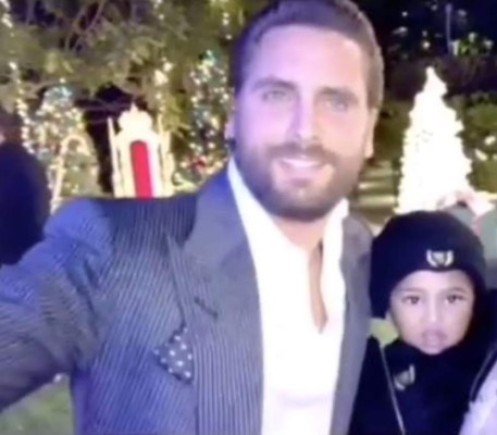 Filtran peculiares detalles de la fiesta navideña de la familia Kardashian