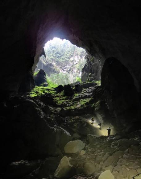 Son Doong, la cueva más grande del mundo con un paisaje espectacular y clima propio
