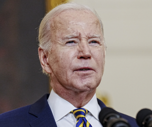El Presidente Joseph R. Biden Jr., de 81 años, enfrenta más preocupaciones sobre su edad que Donald J. Trump, de 77.