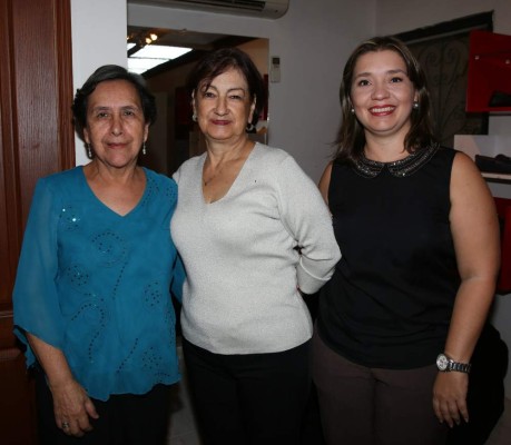 Elegante brindis de inauguración