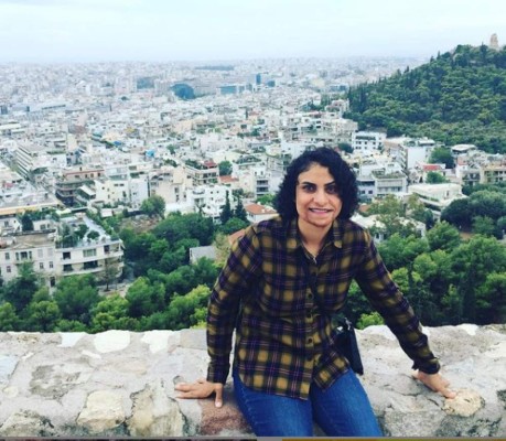 Afgana fingió ser un hombre durante 10 años para huir de los talibanes