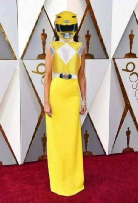 Los memes del vestido que Eiza González usó en los Premios Oscar arrasan en internet