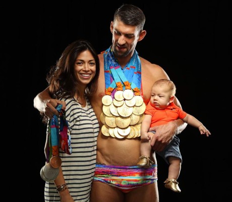Las alucinantes fotos de Michael Phelps con todas sus medallas para Sports Illustrated