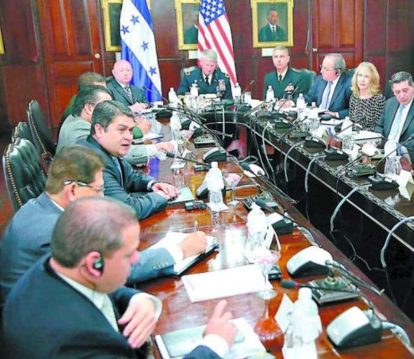 Honduras y EE UU evalúan plan contra el crimen y narcotráfico